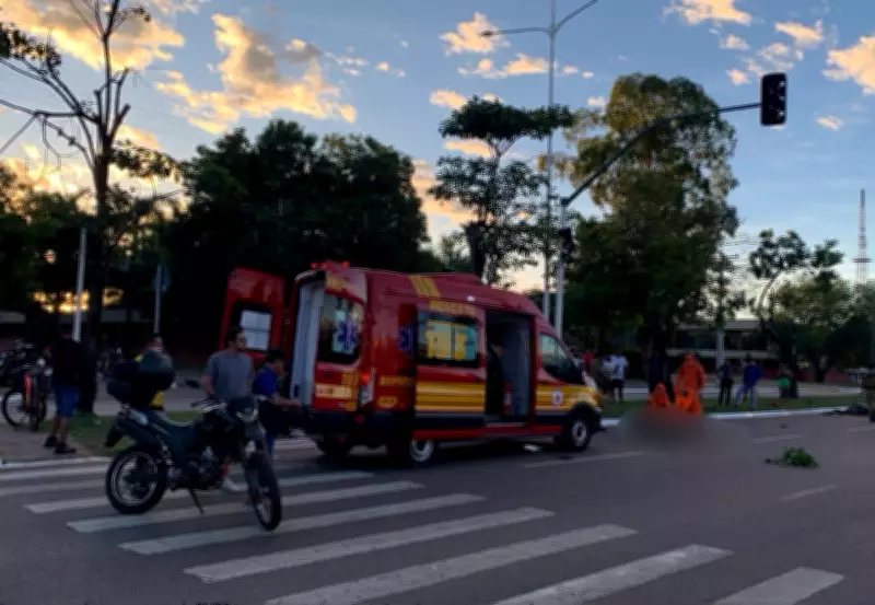 Motociclista morre após bater em poste na Avenida NS-02 em Palmas