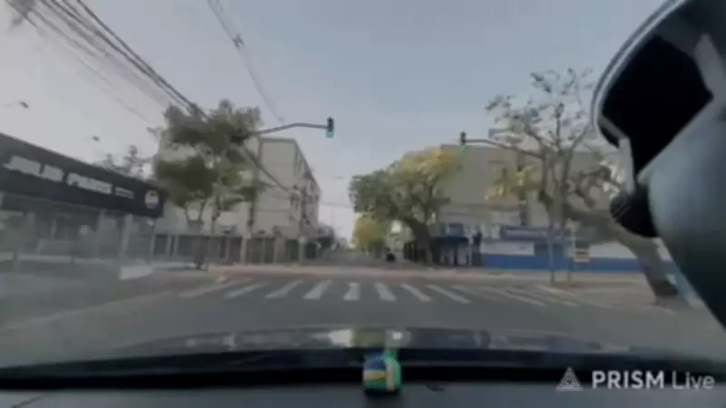Motorista de app grava próprio acidente em Porto Alegre e relata susto