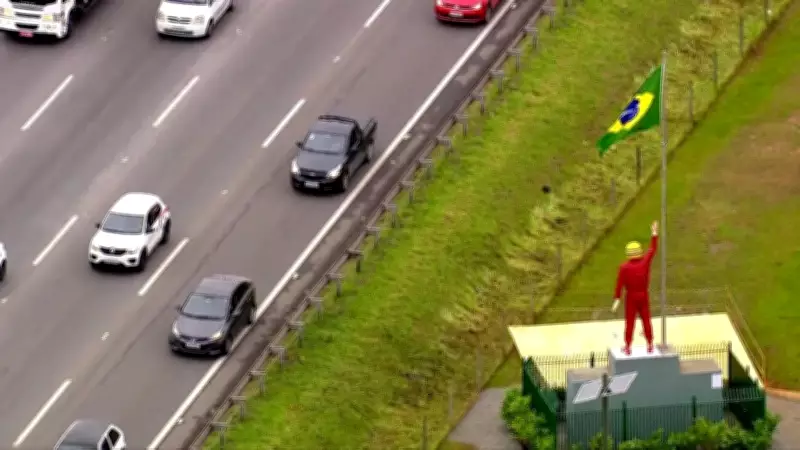 Motorista de caminhão morre atropelado na Rodovia Ayrton Senna em Guarulhos
