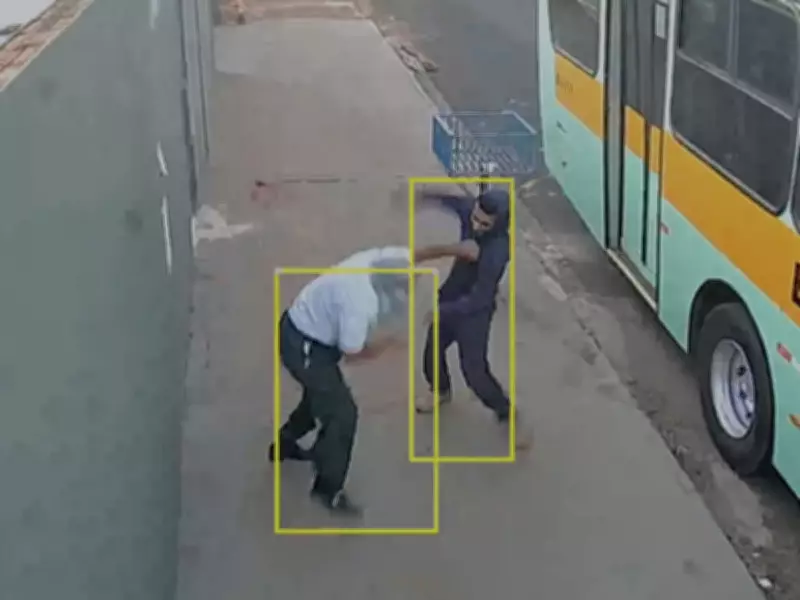 Motorista de ônibus escolar de 71 anos é agredido por ciclista em Araraquara