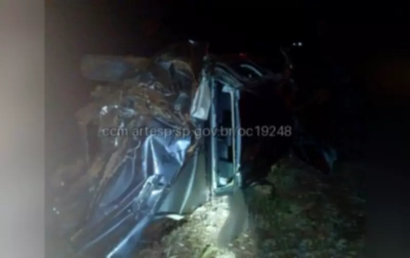 Motorista morre em capotamento na SP-255 em Itaí