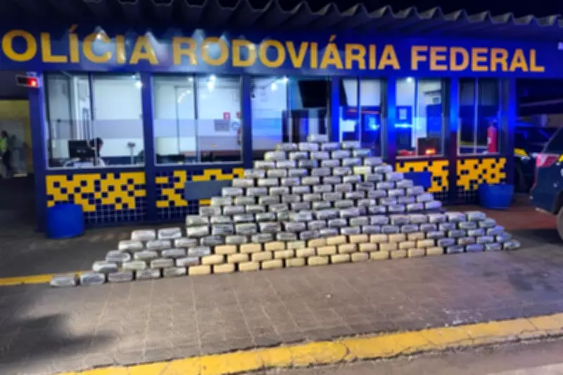 Motorista preso com meia tonelada de skunk em fundo falso de caminhão
