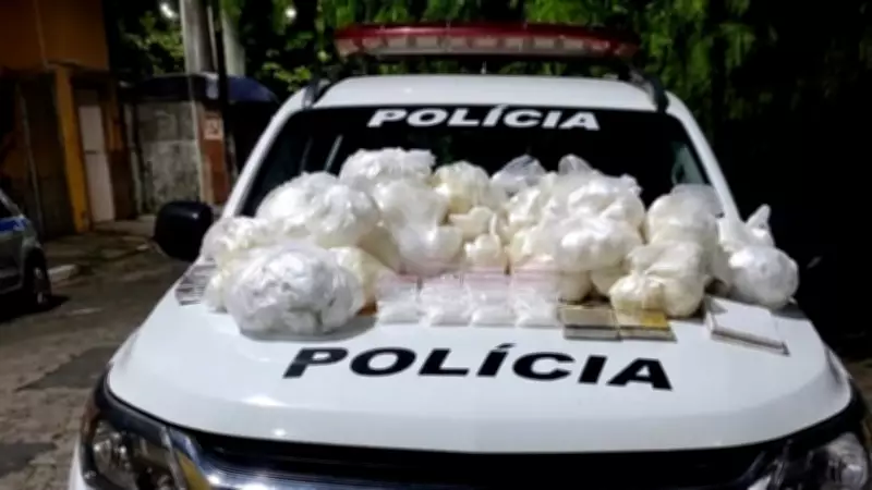Mulher é presa com 49 kg de drogas e munições em Lorena, SP