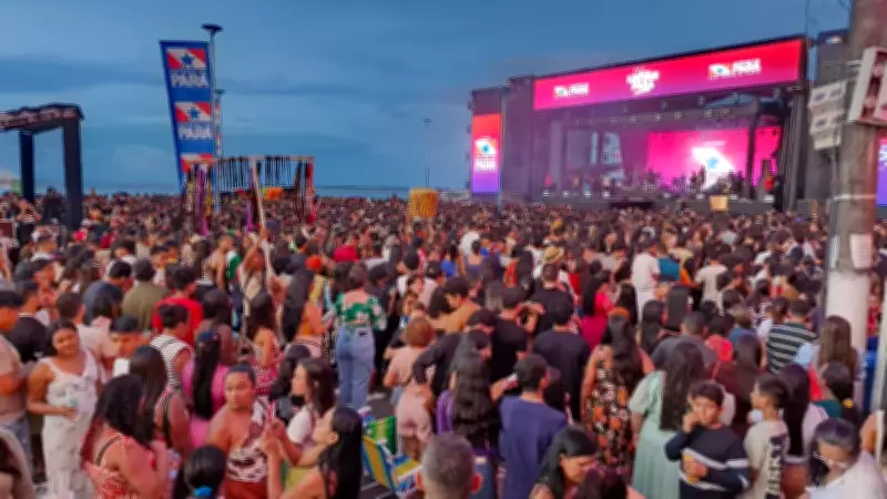 Multidão lota orla de Santarém no Vem Louvar Pará com Aline Barros