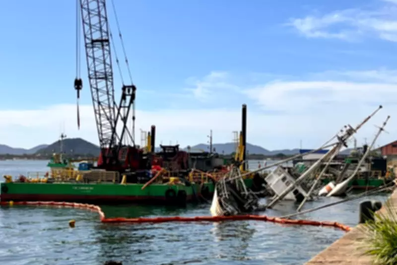 Navio histórico naufragado no Porto de Santos passará por teste de reflutuação