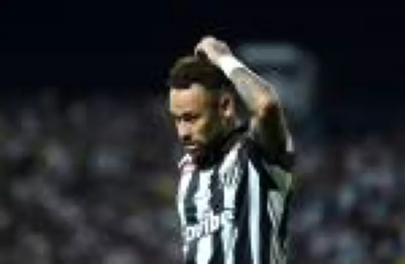 Neymar e Robinho Jr. se reconciliam após tapa em treino do Santos