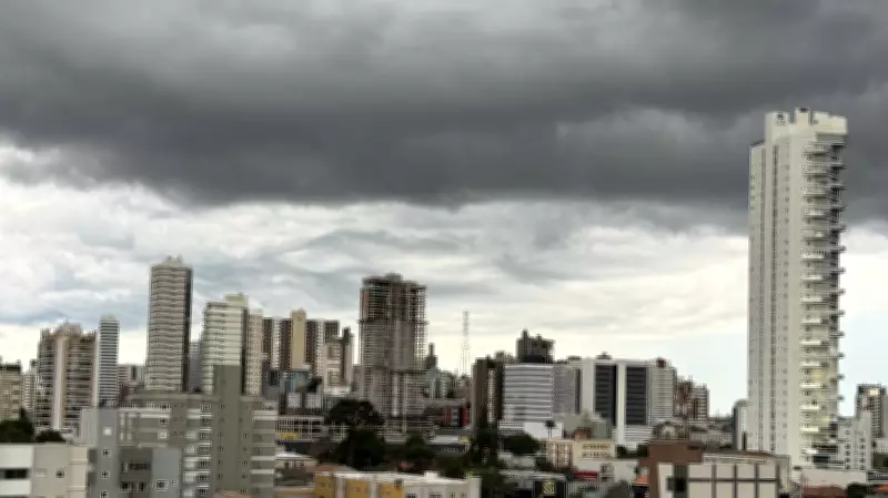 Nova frente fria traz chuva intensa e mantém frio no Paraná neste fim de semana