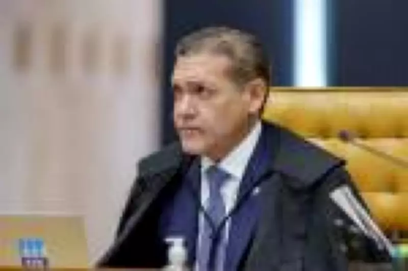 Nunes Marques cancela destaque em julgamento sobre Bolsonaro bloquear seguidores