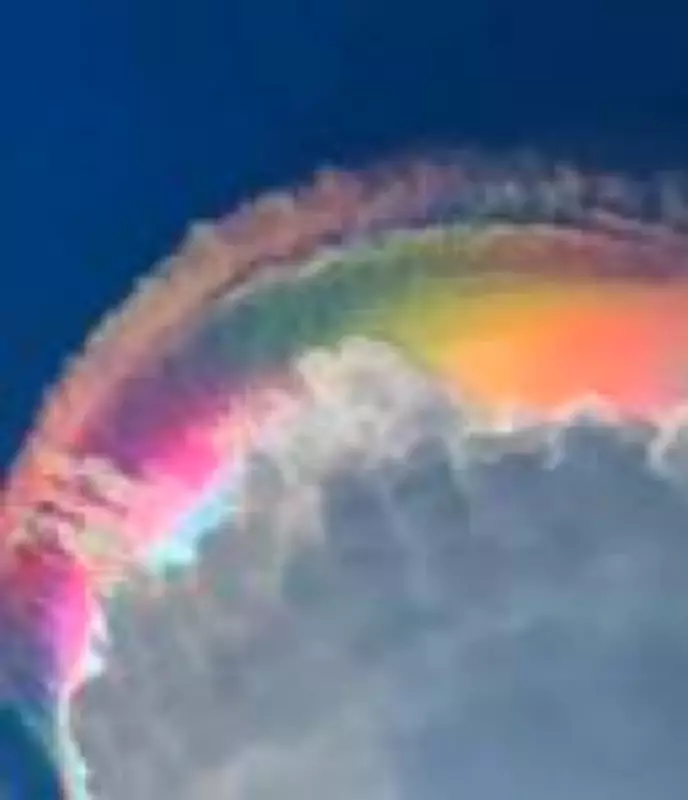 Nuvem arco-íris na Indonésia: entenda o fenômeno da iridescência