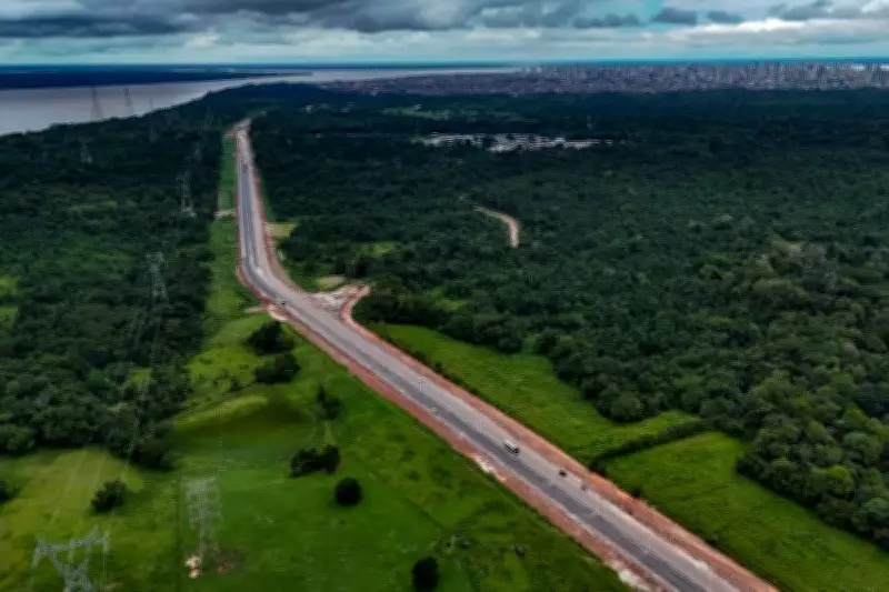 Ocupação ilegal na Avenida Liberdade é removida e casas demolidas