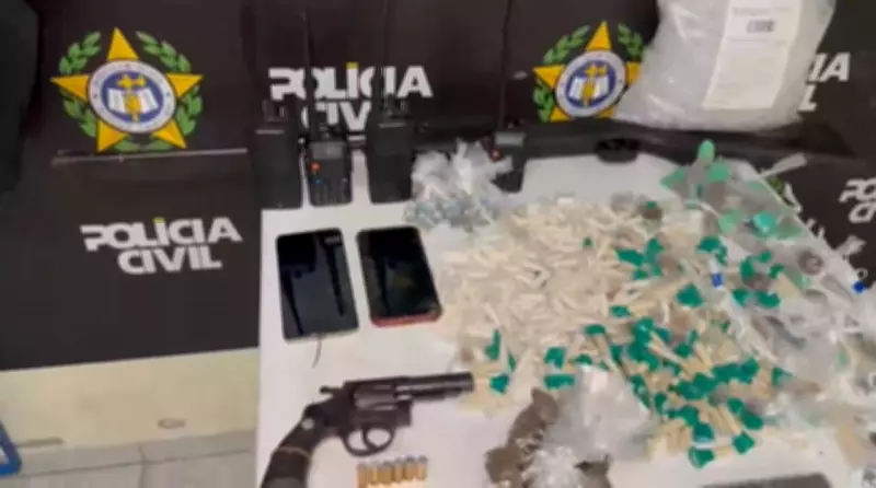 Operação em Barra Mansa prende três suspeitos e apaga pichações do tráfico