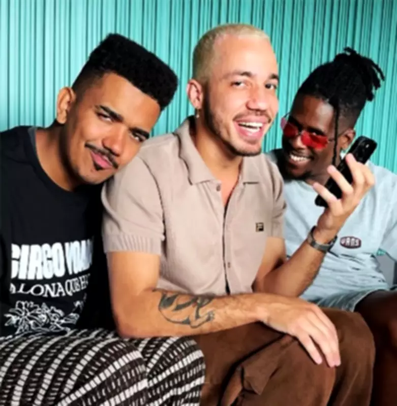 Os Garotin lançam segundo álbum com feat de Marina Sena e BK