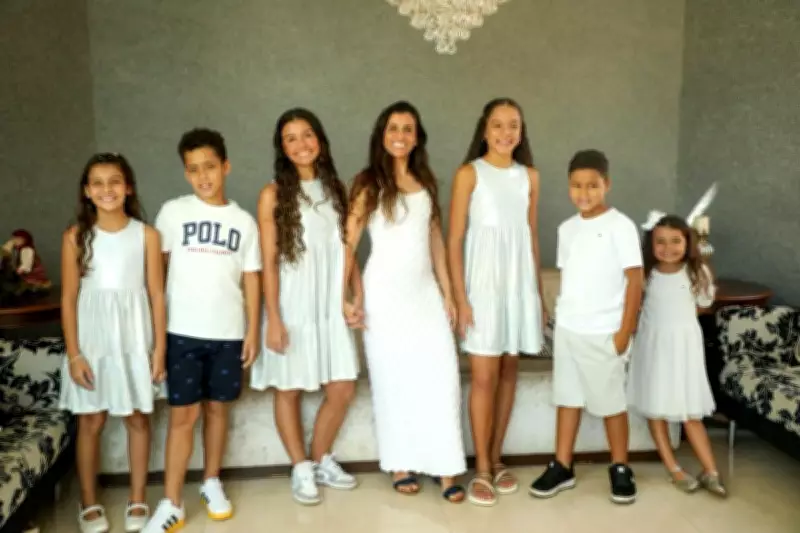 Paranaense mãe de quatro adota mais três crianças e amplia família