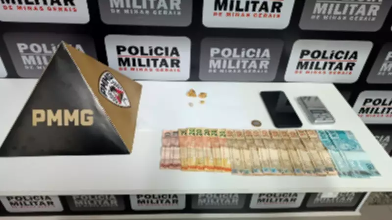 Passageiro esconde rosto em táxi e é detido com crack em Manhumirim