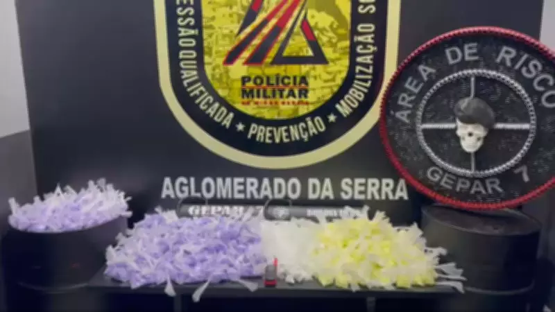 PM apreende 17 mil pinos de cocaína e prende gerente do tráfico em BH