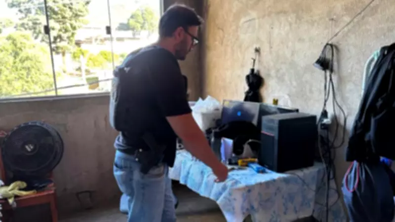 Porteiro de escola é preso por armazenar imagens de abuso infantil no ES