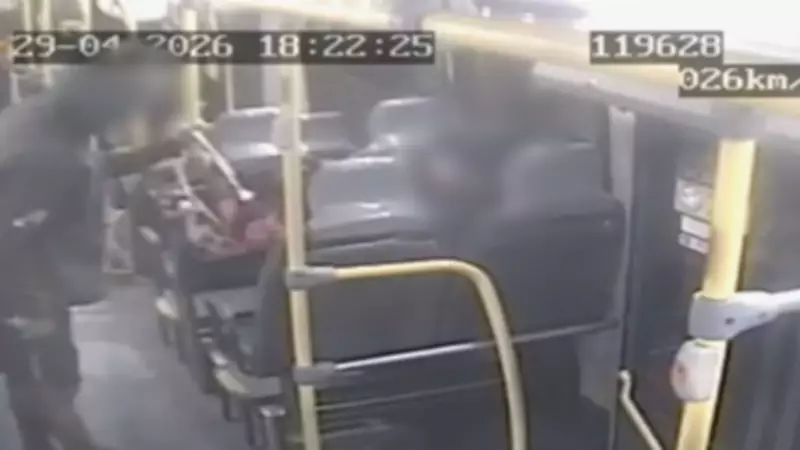 Preso suspeito de assaltar e ameaçar passageiros de ônibus com faca no DF