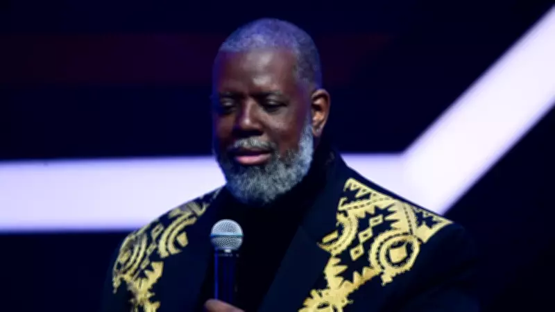 Péricles emociona Virada Cultural com show de pagode e samba nostálgico