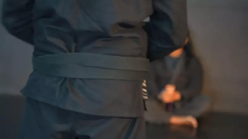 Professor de jiu-jitsu é investigado por assédio sexual a adolescente no DF