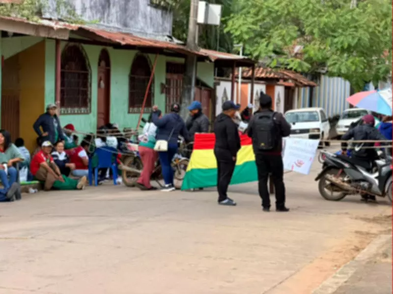 Professores bolivianos bloqueiam ponte na fronteira com o Acre por reajuste salarial