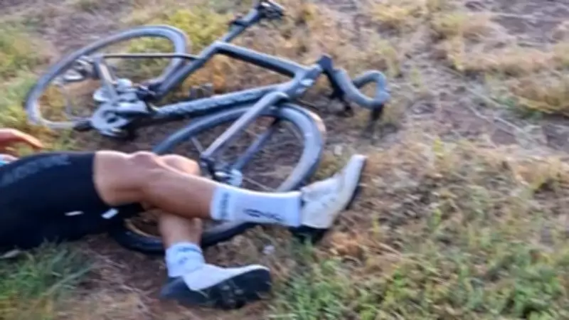 Quatro ciclistas são atropelados por caminhonete em rodovia em Bady Bassitt