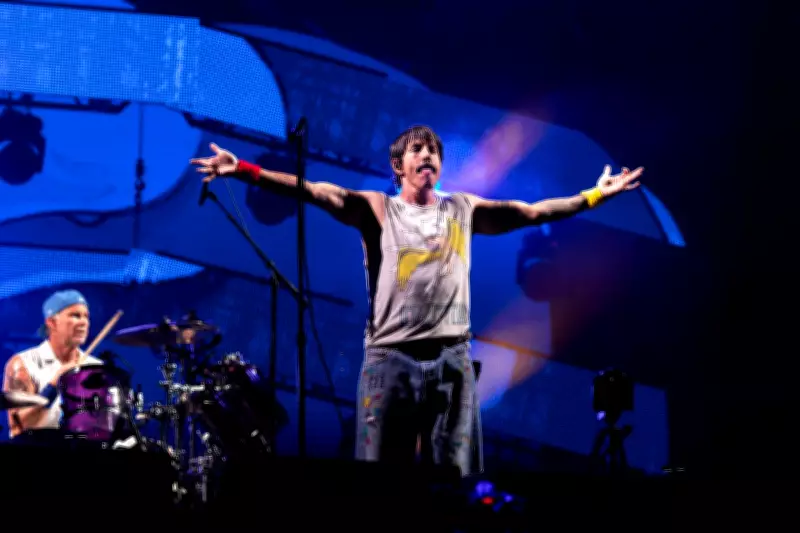 Red Hot Chili Peppers vendem catálogo por US$ 300 milhões à Warner Music