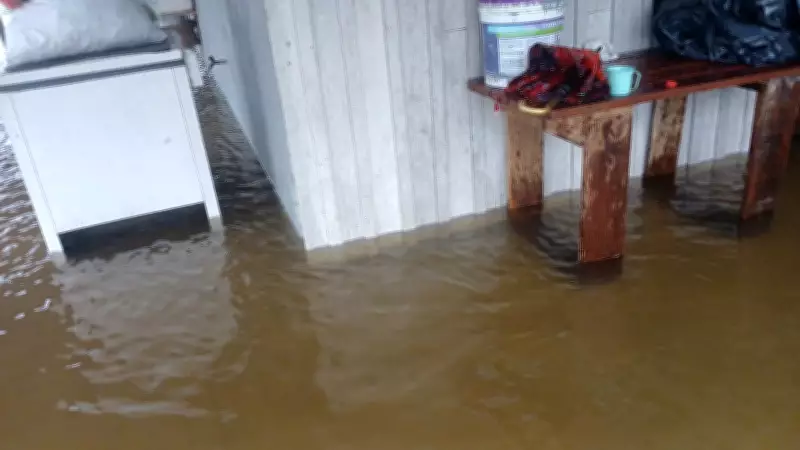 Rio transborda em Tartarugalzinho; cidade alagada e famílias desalojadas