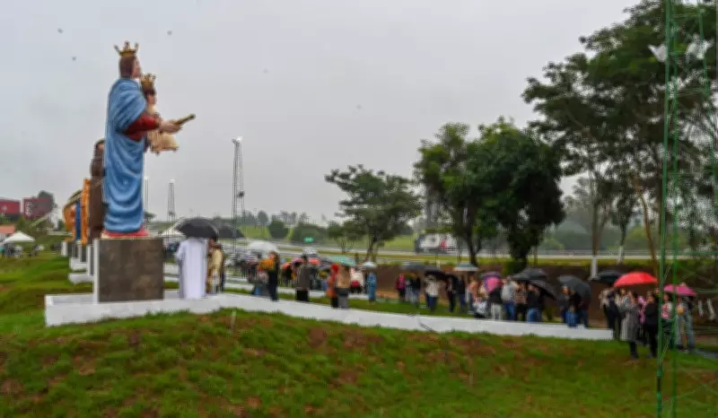Santos gigantes: novo espaço de devoção é inaugurado em rodovia no interior de SP