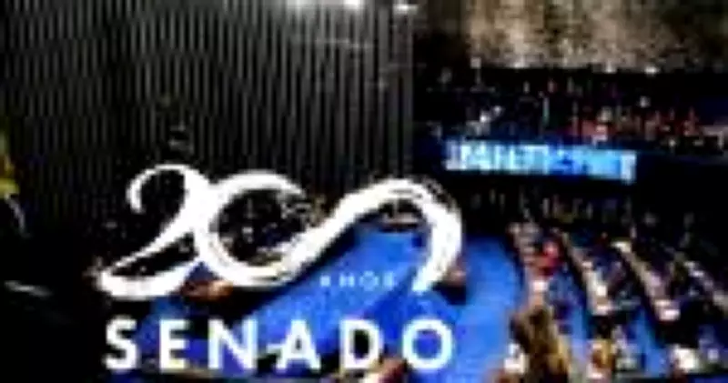 Senado celebra 200 anos com senador investigado por propina