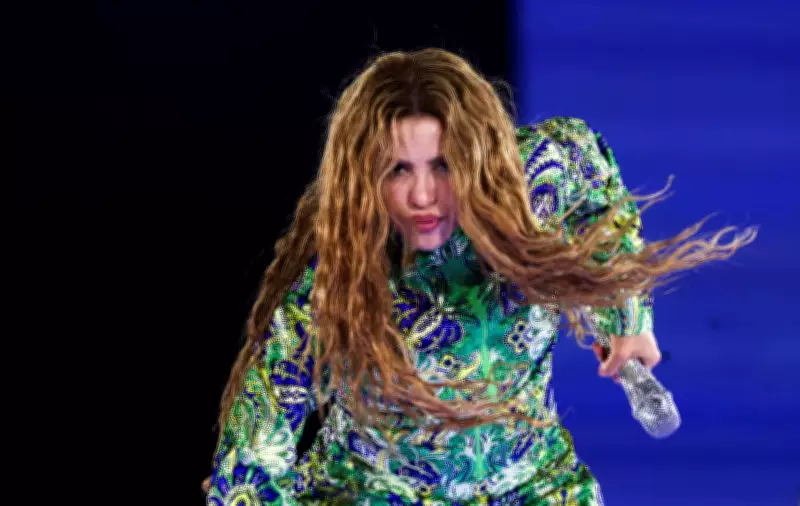 Shakira uiva e se declara ao público em show histórico em Copacabana