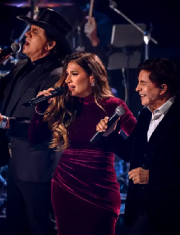 Simone Mendes grava 'Minhas memórias' com Chitãozinho & Xororó, Daniel e outros