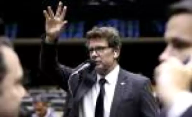 STF tenta notificar Mário Frias sobre emendas para filme de Bolsonaro