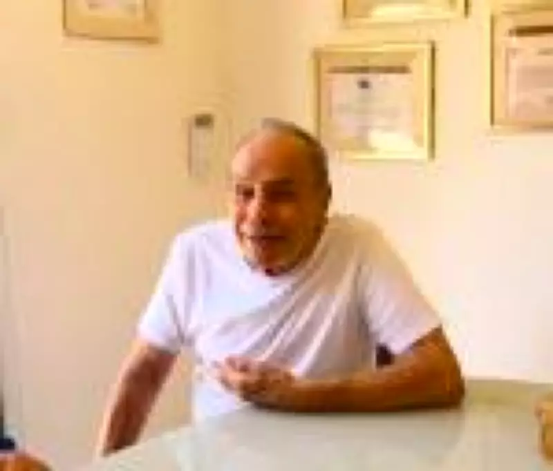 Stênio Garcia visita 'Cidade dos Idosos' em meio a disputa judicial com ex-mulher