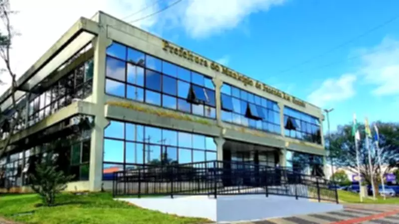 TCE aponta irregularidades em contratos de saúde em Fazenda Rio Grande