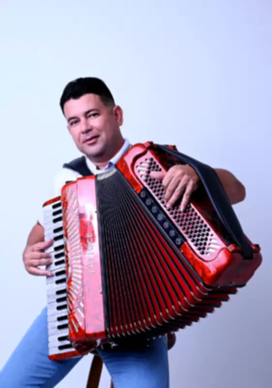 Thaison do Acordeon é finalista da Batalha dos Sanfoneiros no RN