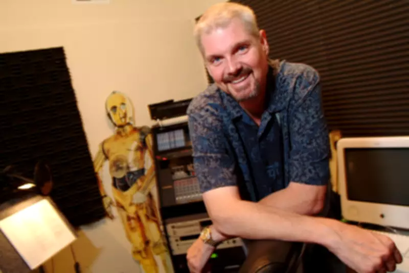 Tom Kane, dublador de Yoda e Professor Utônio, morre aos 64 anos