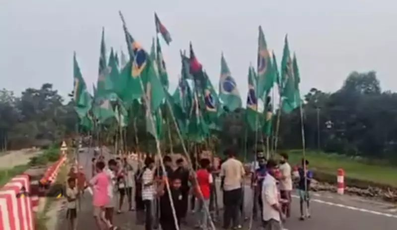 Torcedores de Bangladesh celebram Neymar e Brasil em festa nas ruas de Comilla