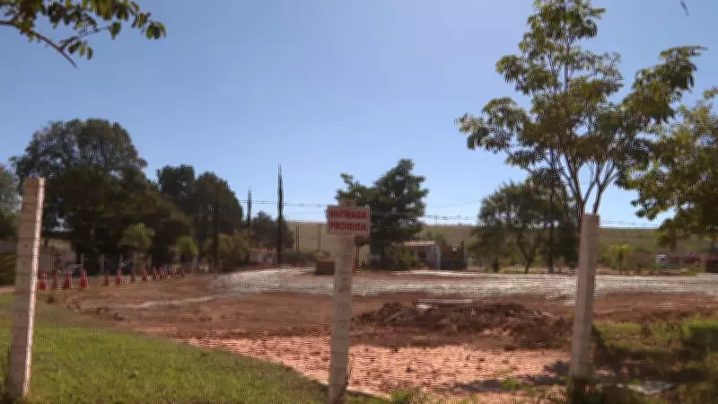 Trabalhador morre prensado por caminhão em unidade de entulhos no DF