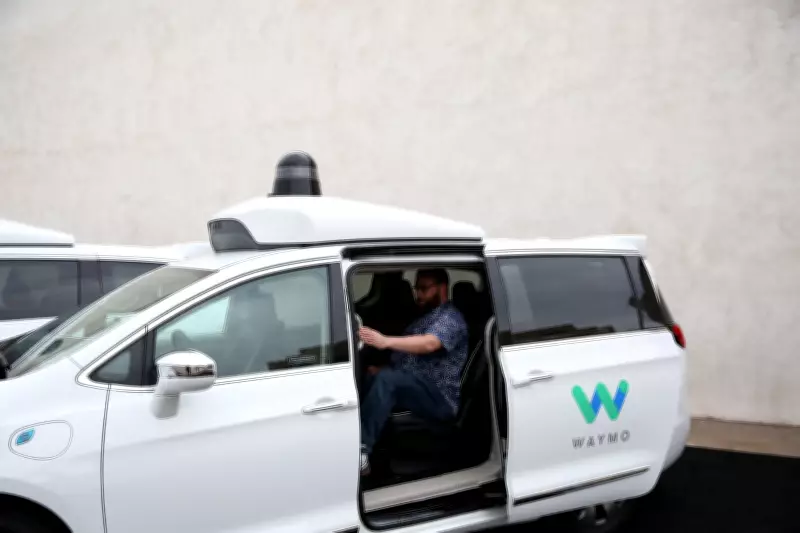 Waymo recolhe 3,8 mil robotáxis nos EUA por risco em áreas alagadas