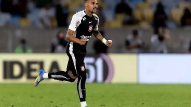 Zenit prepara oferta por Matheuzinho, mas jogador quer ficar no Corinthians