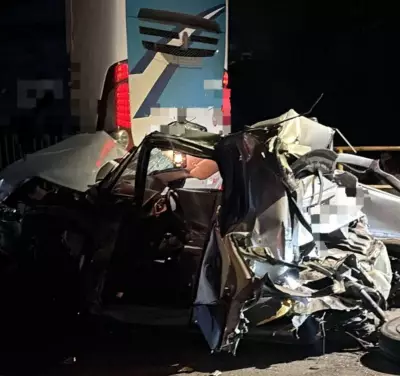 Acidente entre carro e dois ônibus fere duas pessoas em Barra Mansa