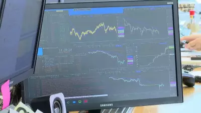 Bolsa recua 2,38% e atinge menor nível desde fim de março