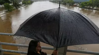 Chuvas intensas causam deslizamentos e alagamentos no Recife