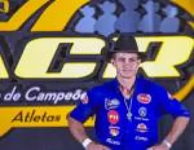 Cowboy morre pisoteado por touro em rodeio no interior de SP