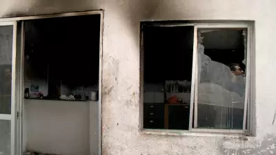 Crianças brincam com tomada e incêndio destrói casa em Vila Velha