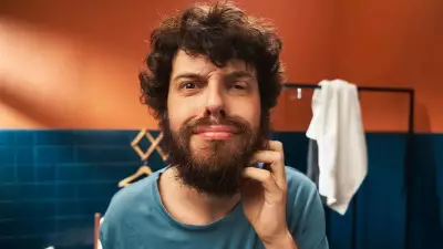 Diogo Defante é agredido por sapato no palco e desabafa sobre limites do humor