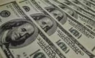Dólar cai a R$ 4,89, menor valor desde janeiro de 2024