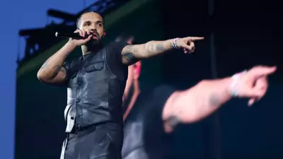 Drake domina Billboard 200 com três álbuns simultaneamente