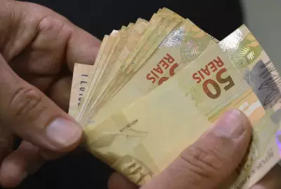 Dívida e inadimplência: diferenças e como evitar a bola de neve financeira