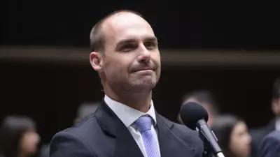 Eduardo Bolsonaro aciona polícia após repórter ir até sua casa no Texas
